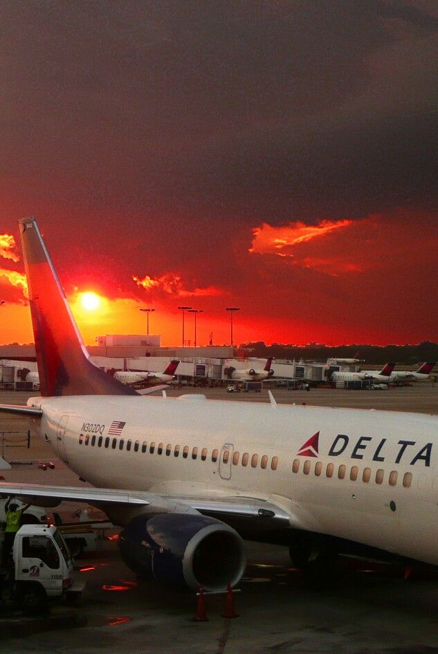 Delta Flight DL275 Diverted to LAX